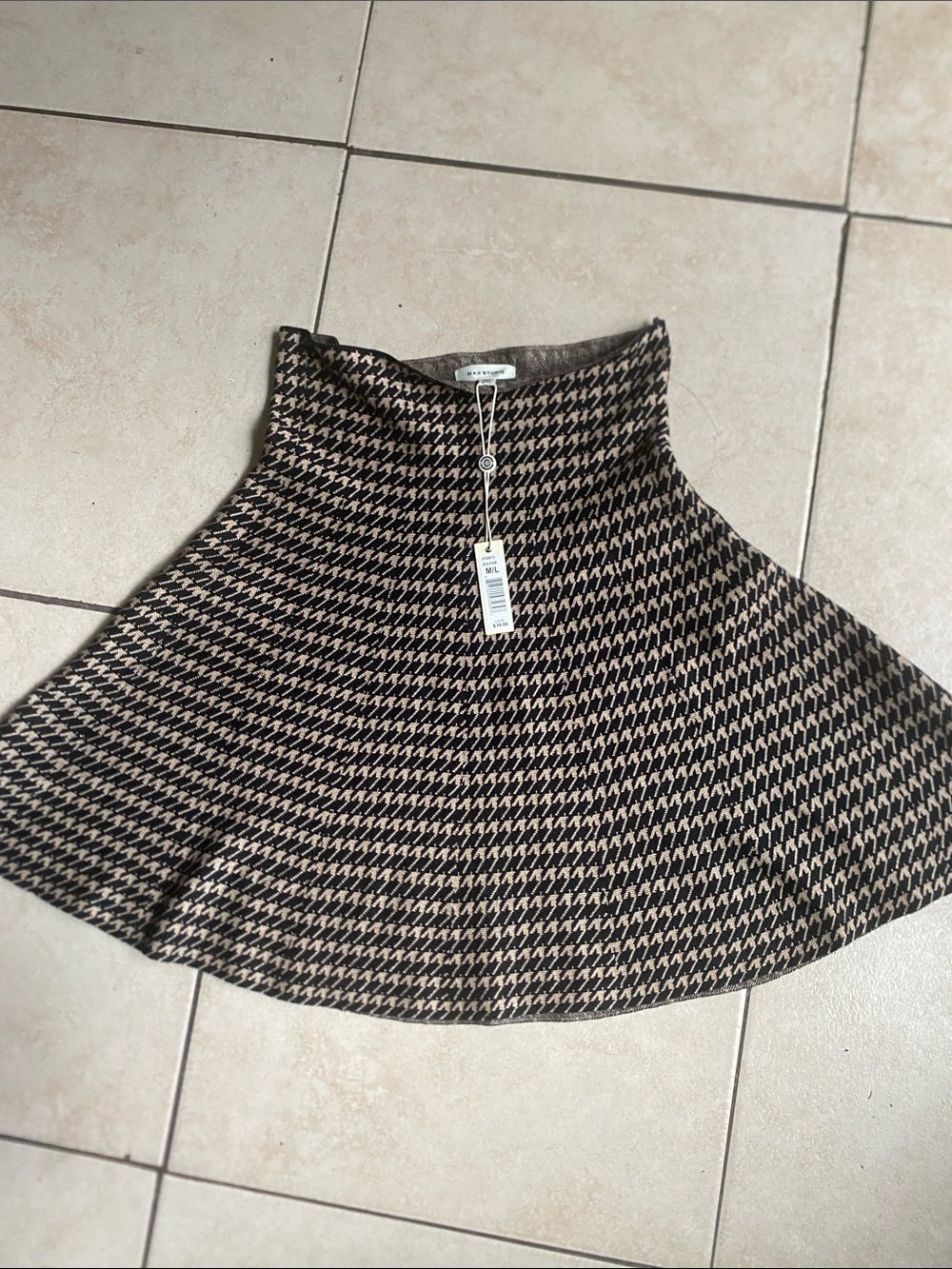 Max Studio Houndstooth Circle Skirt in Black and Tan
